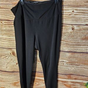 For Cynthia Capris, black woman's 2X pre-owned